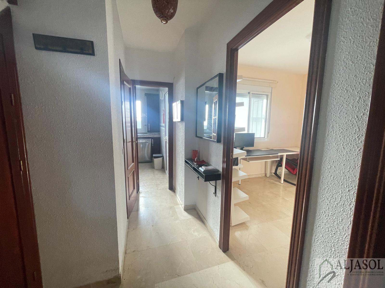 For sale of house in Villanueva del Ariscal