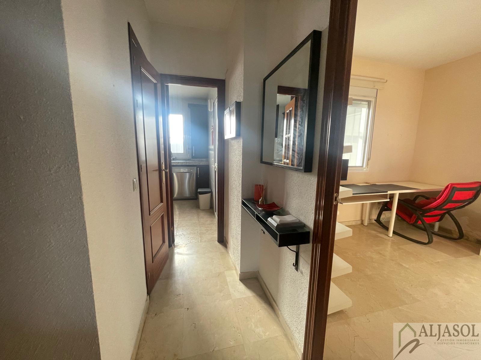 For sale of house in Villanueva del Ariscal
