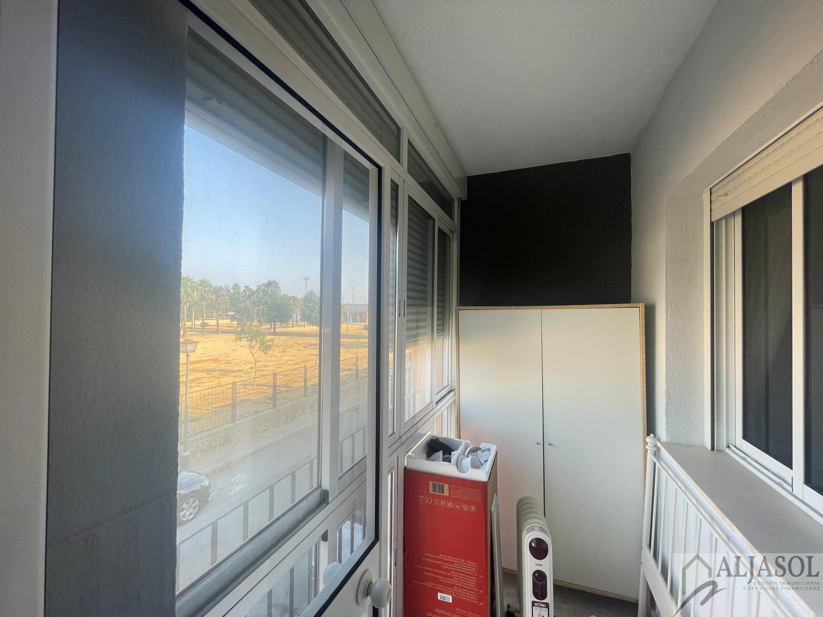 For sale of house in Villanueva del Ariscal