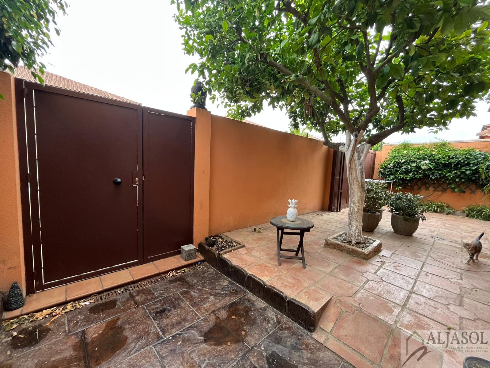 For sale of house in Umbrete