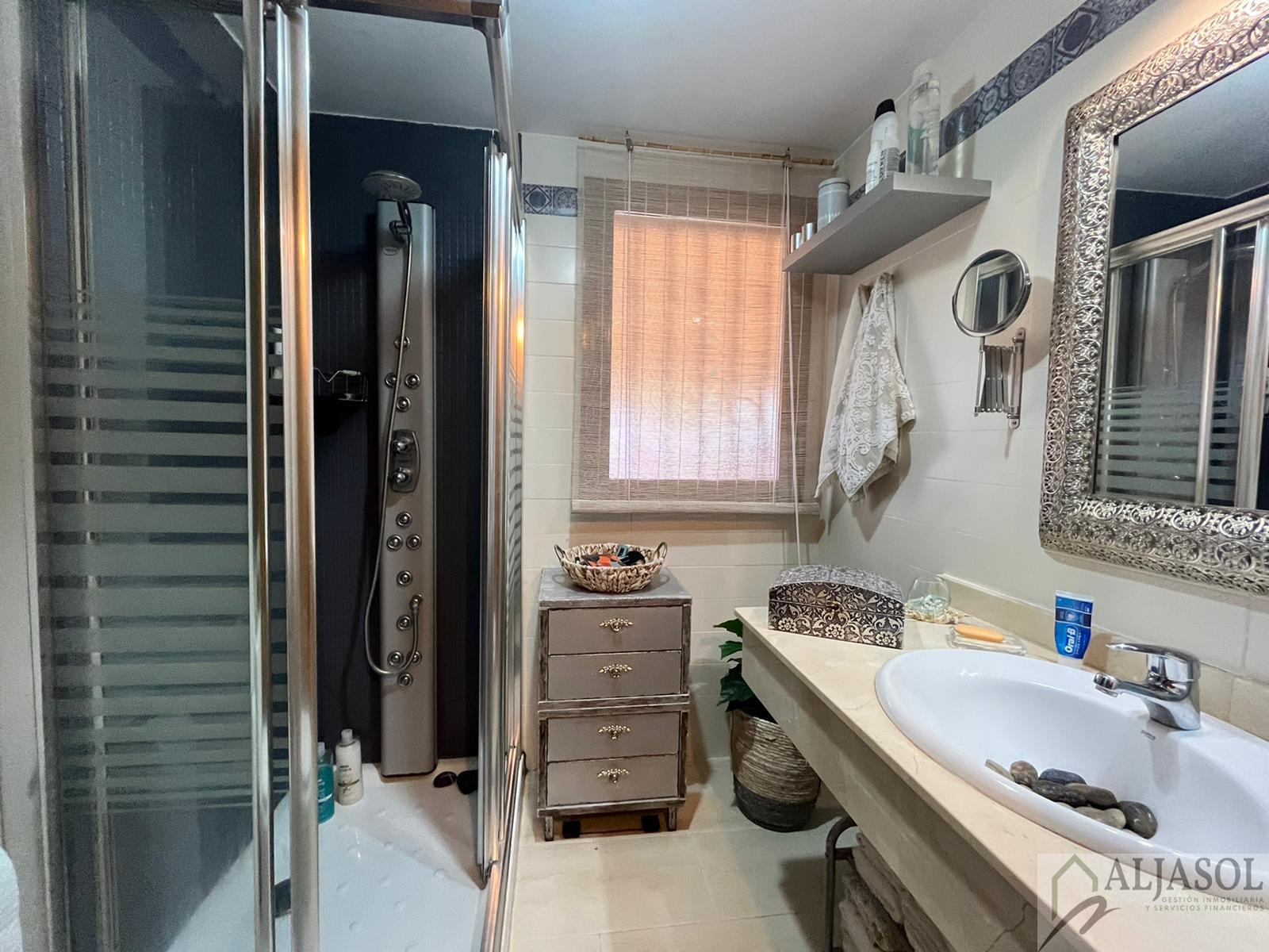 For sale of house in Umbrete