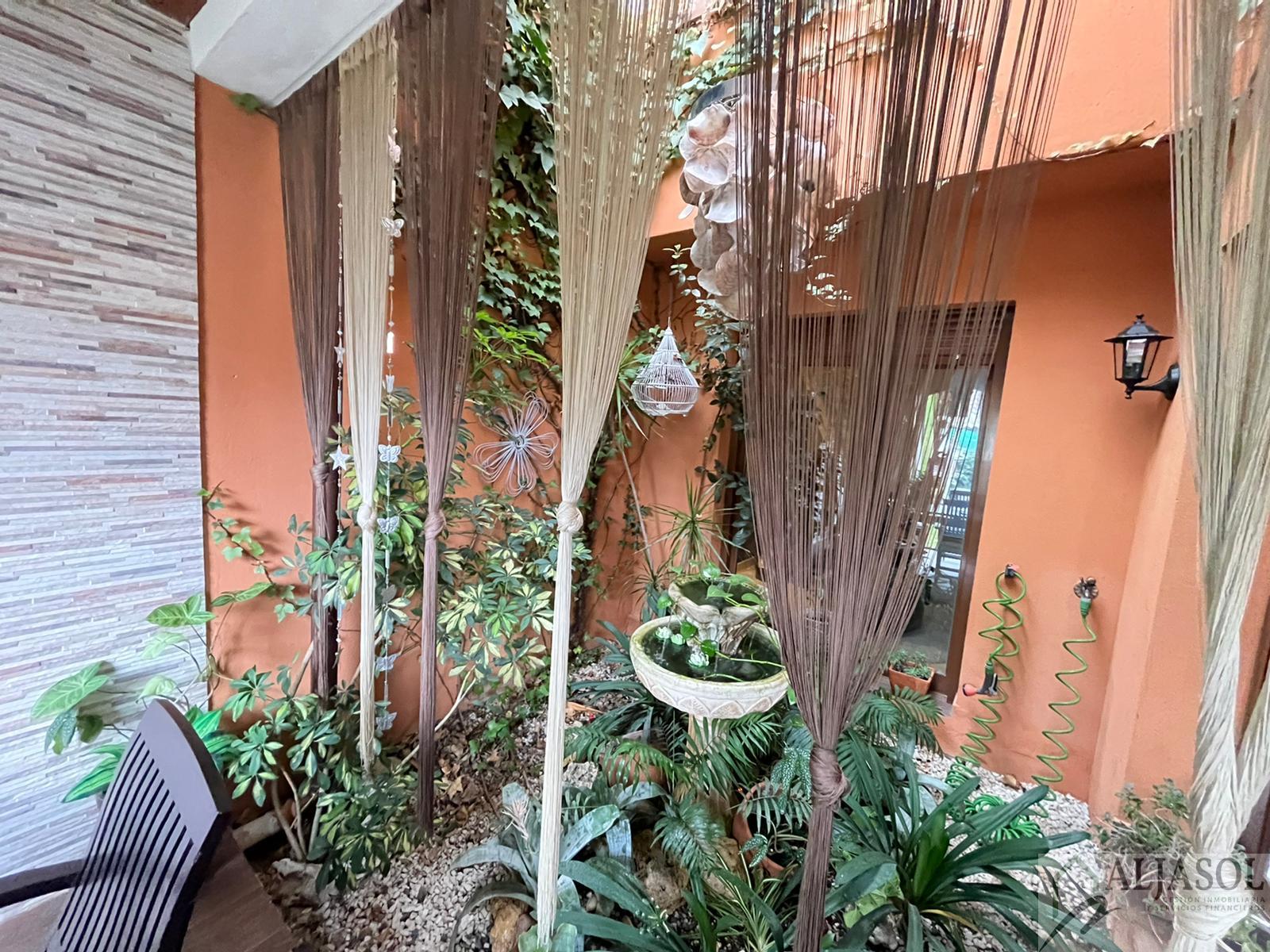 For sale of house in Umbrete