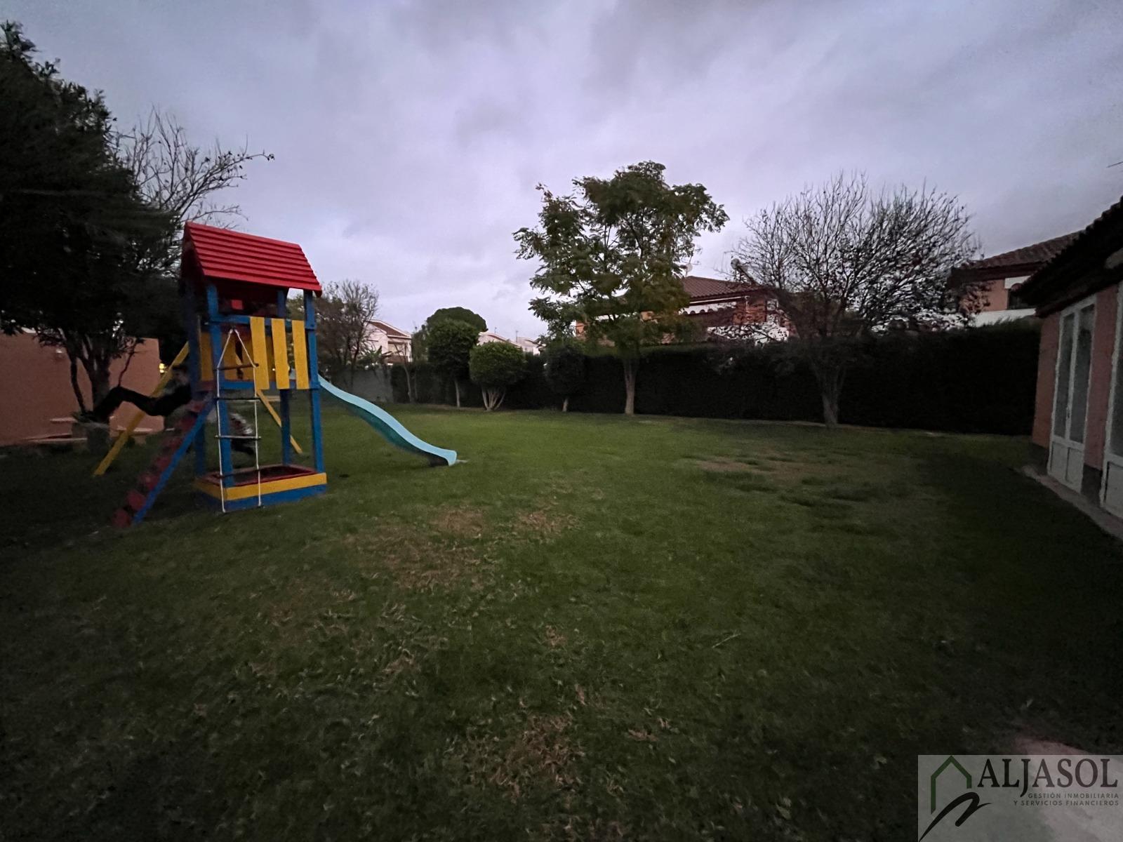 For sale of house in Umbrete
