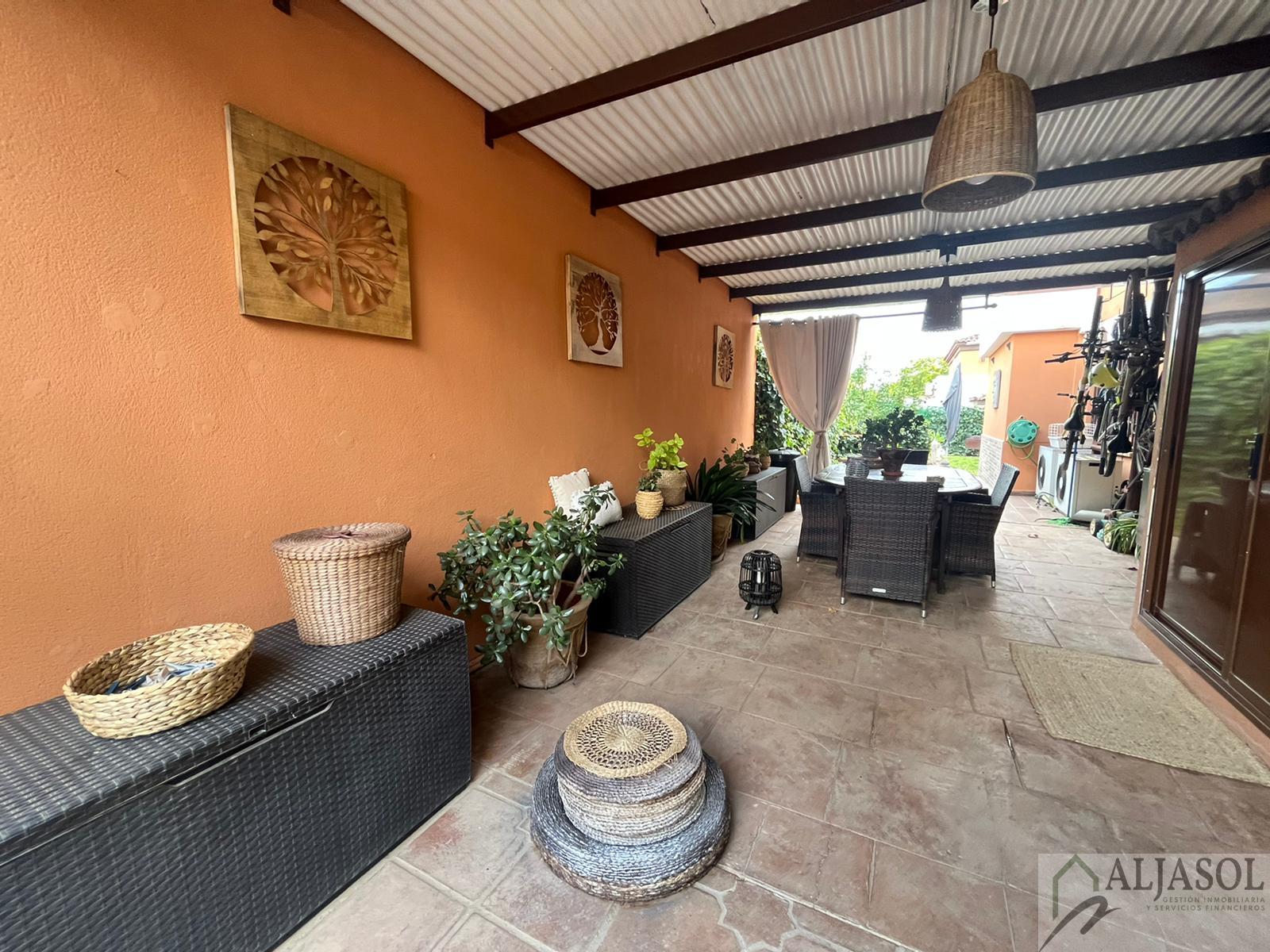 For sale of house in Umbrete
