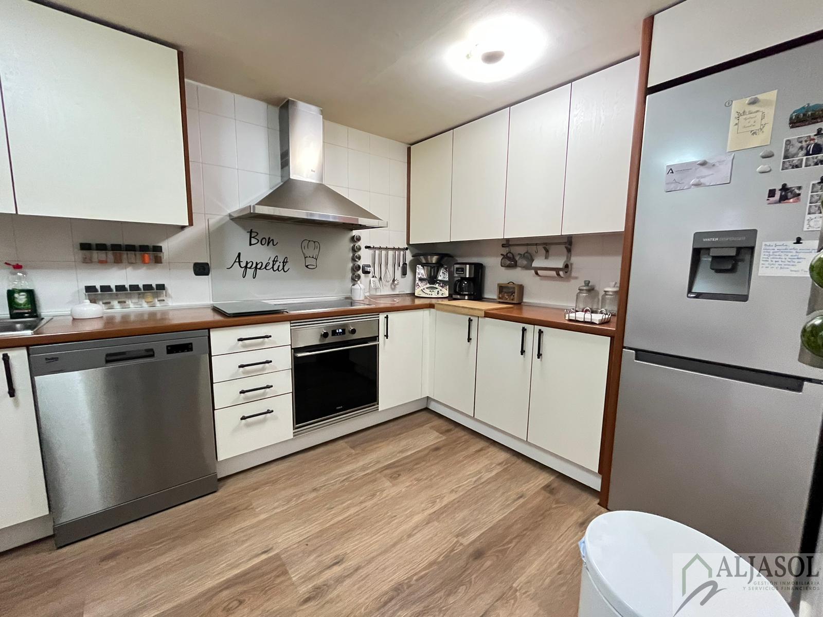 For sale of house in Umbrete