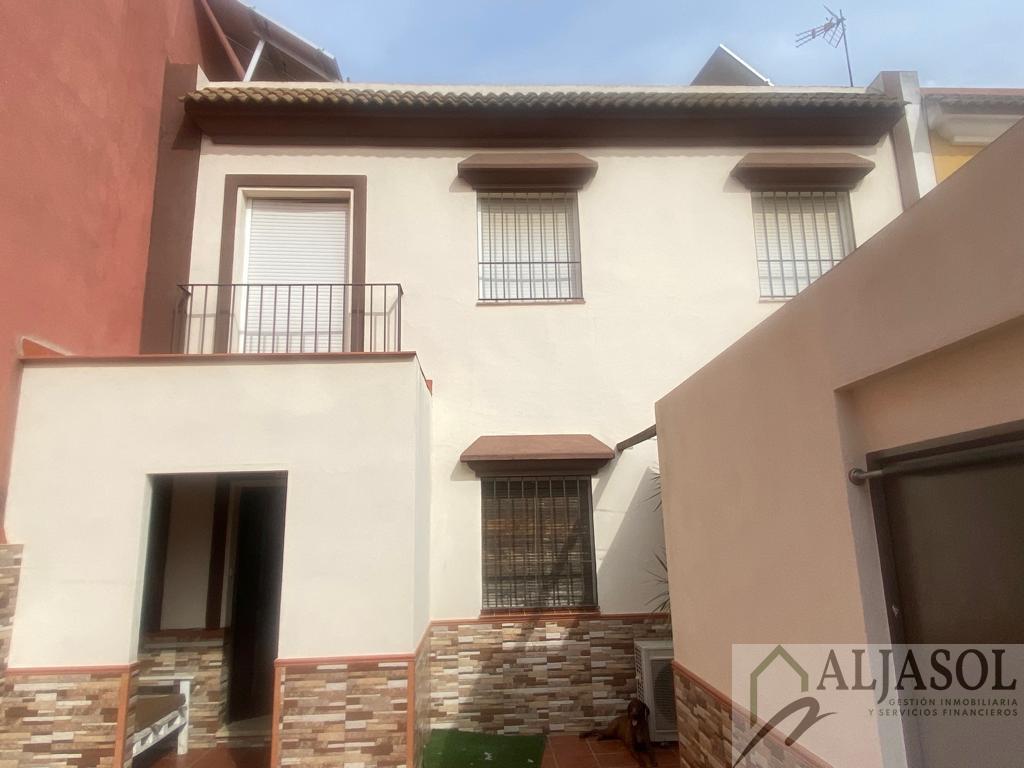 Venta de casa en Benacazón
