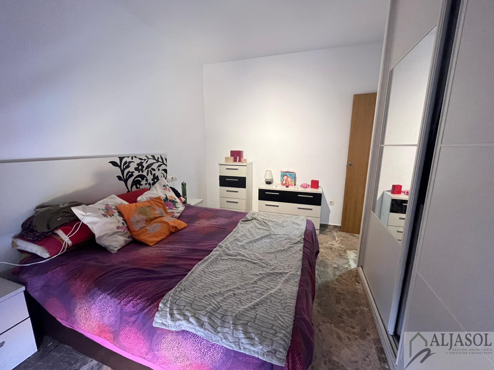 For sale of house in Gines