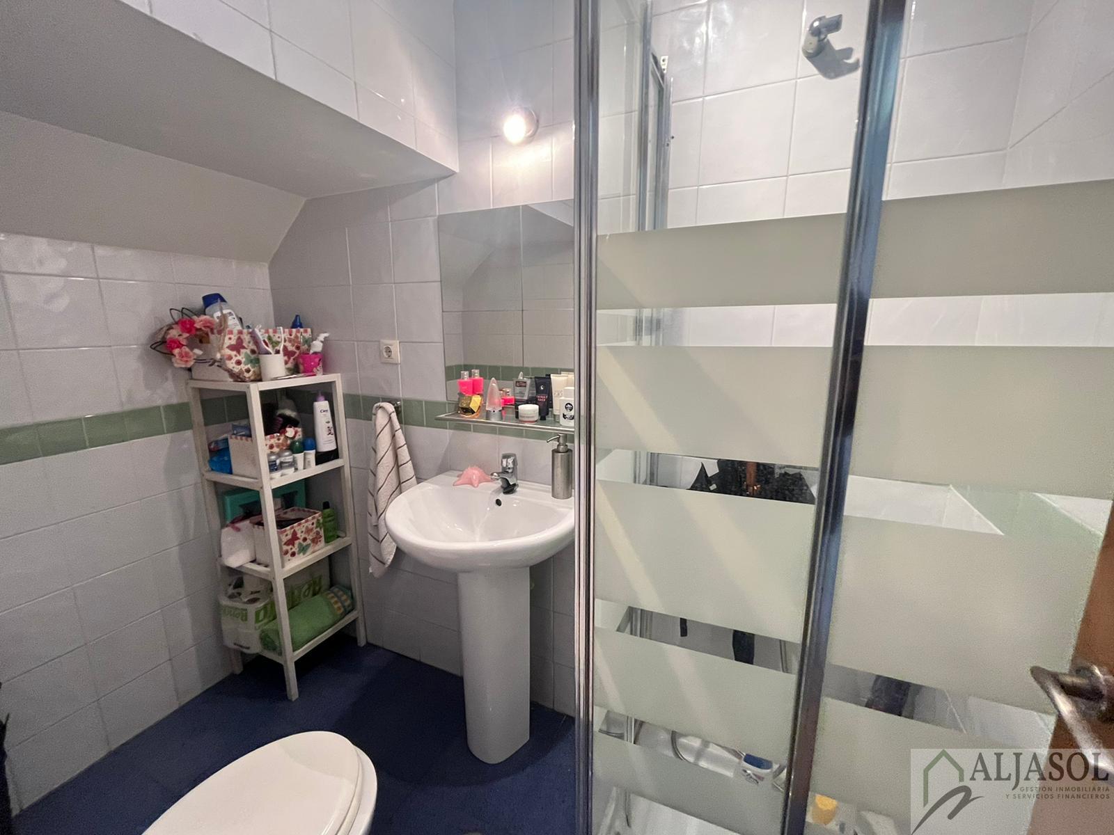 For sale of house in Gines