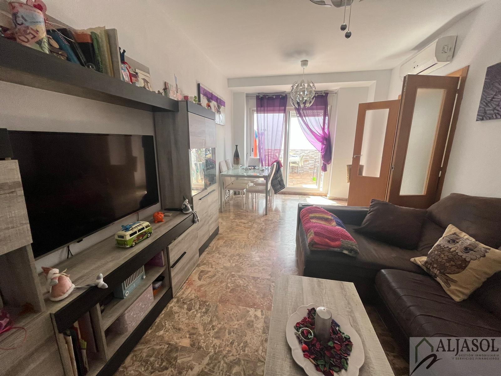 For sale of house in Gines