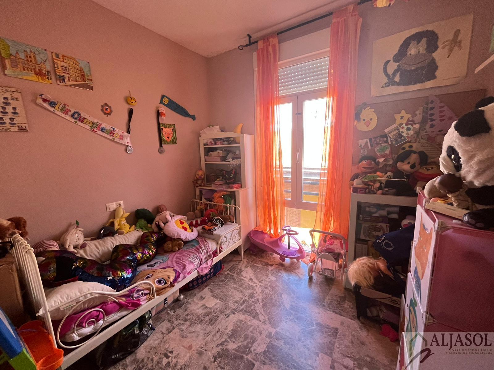 For sale of house in Gines