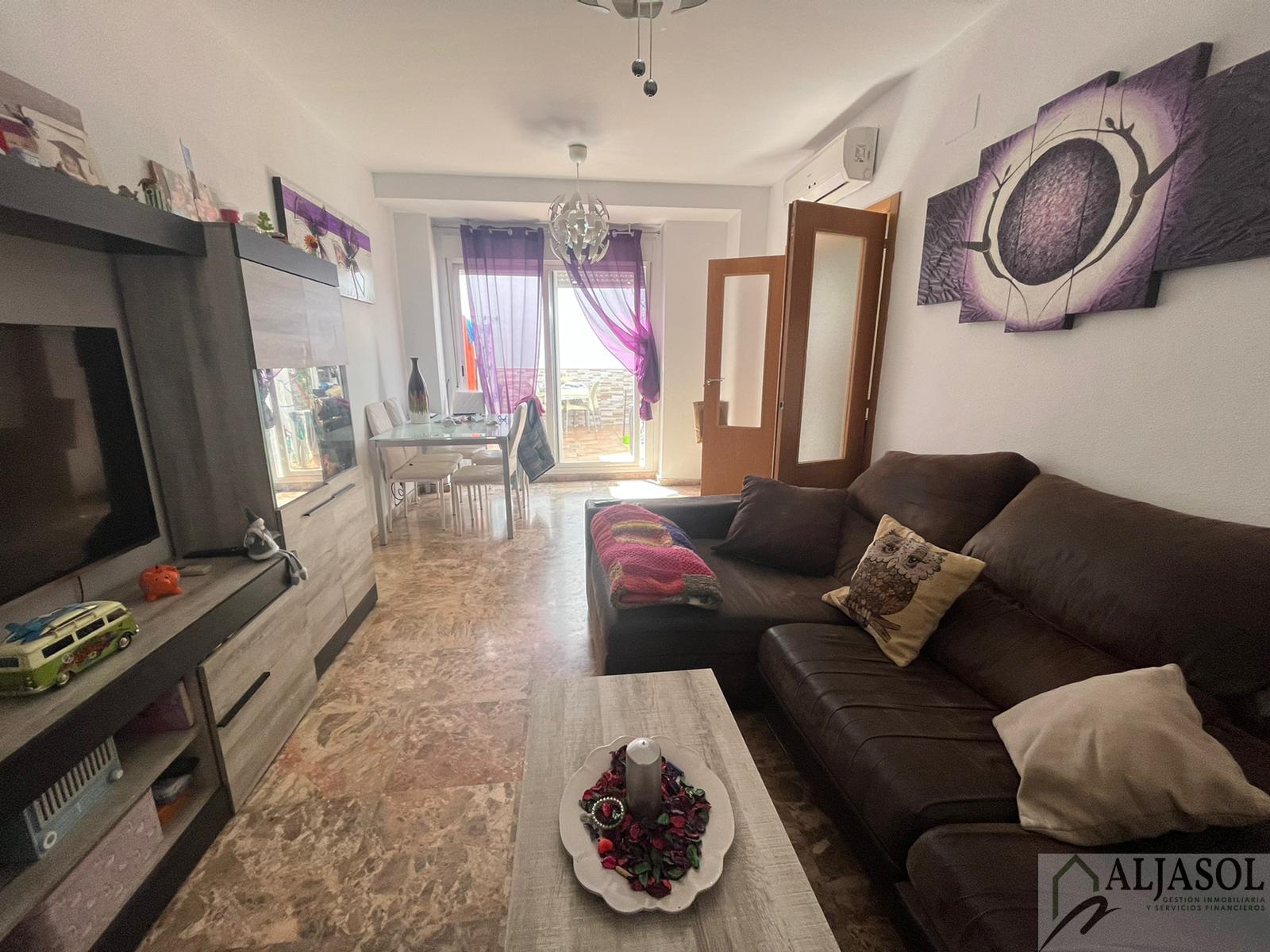 For sale of house in Gines