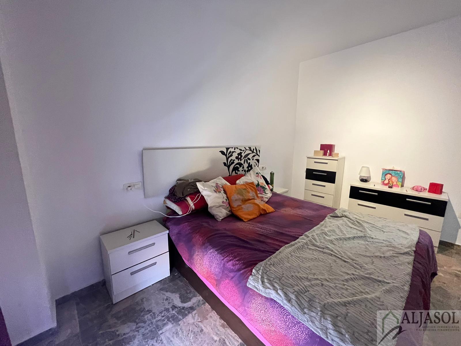 For sale of house in Gines