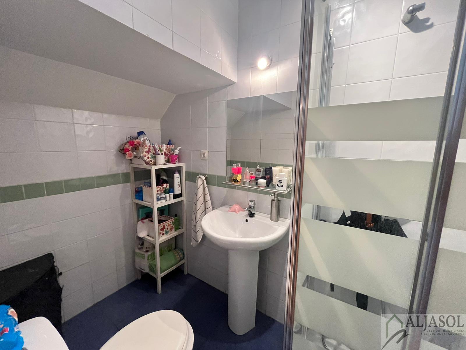 For sale of house in Gines