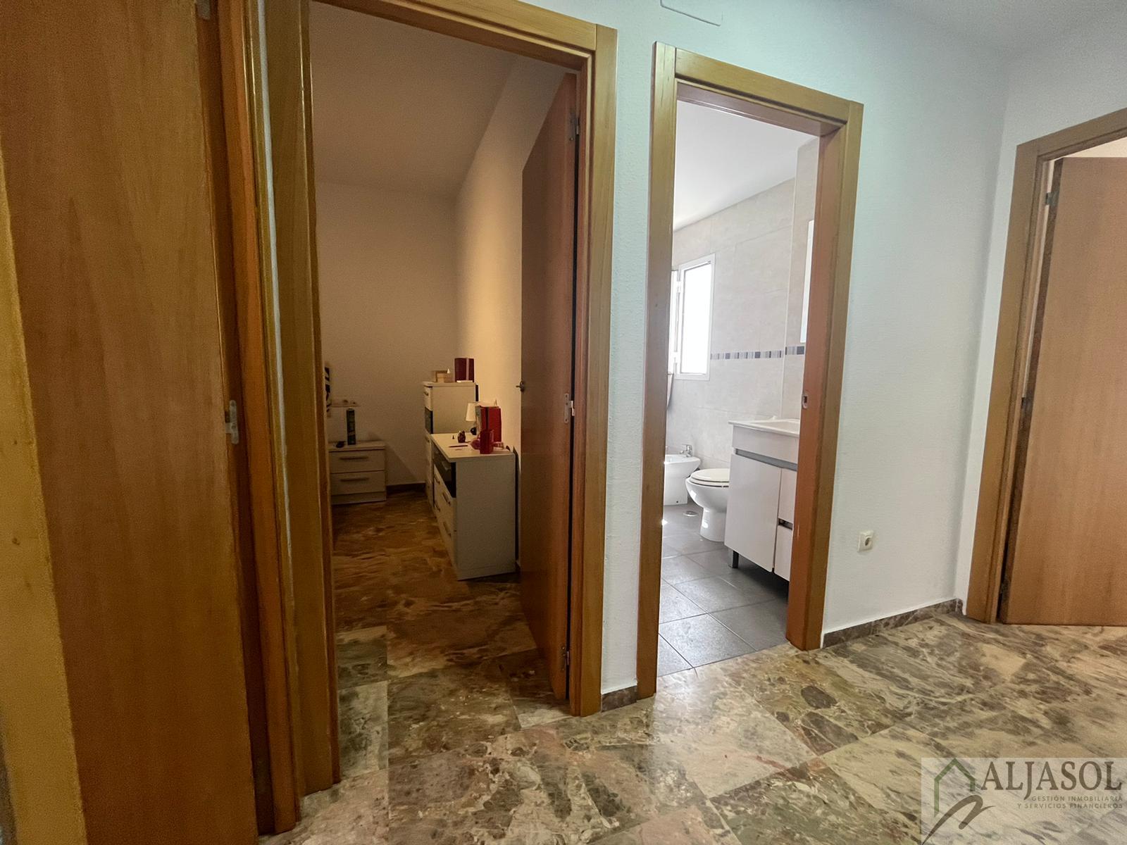 For sale of house in Gines