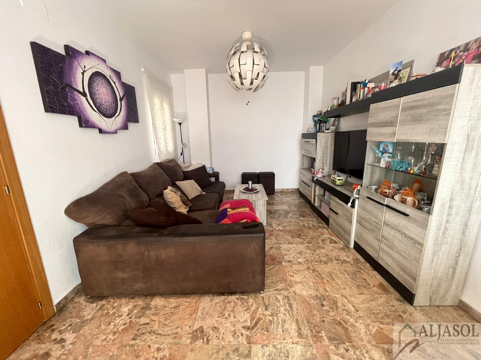 For sale of house in Gines