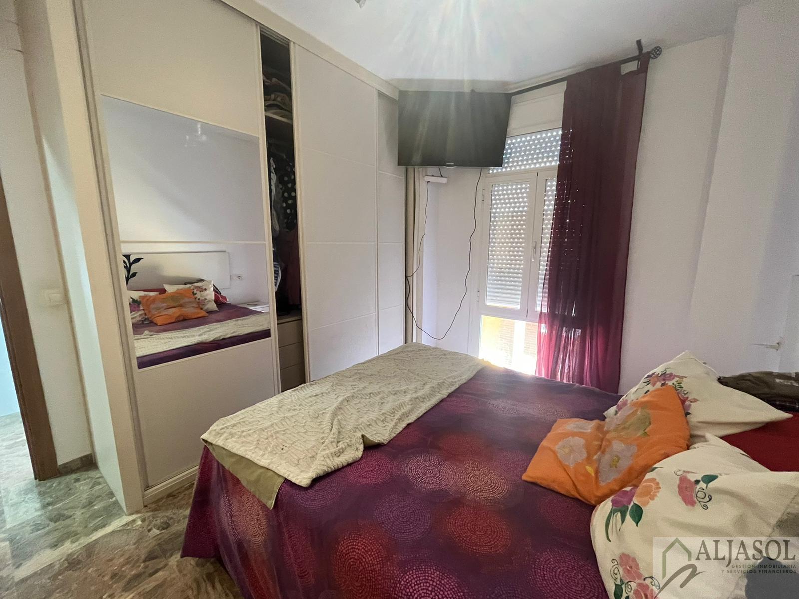 For sale of house in Gines