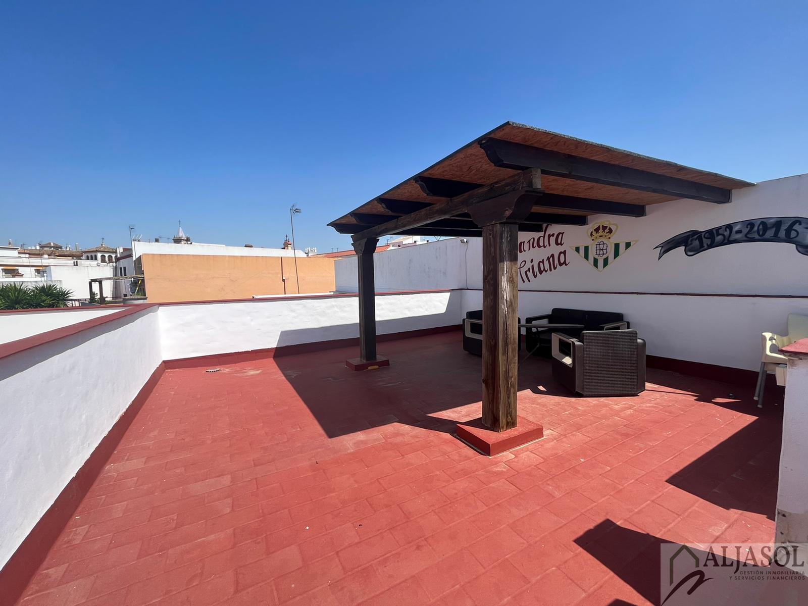 For sale of house in Gines