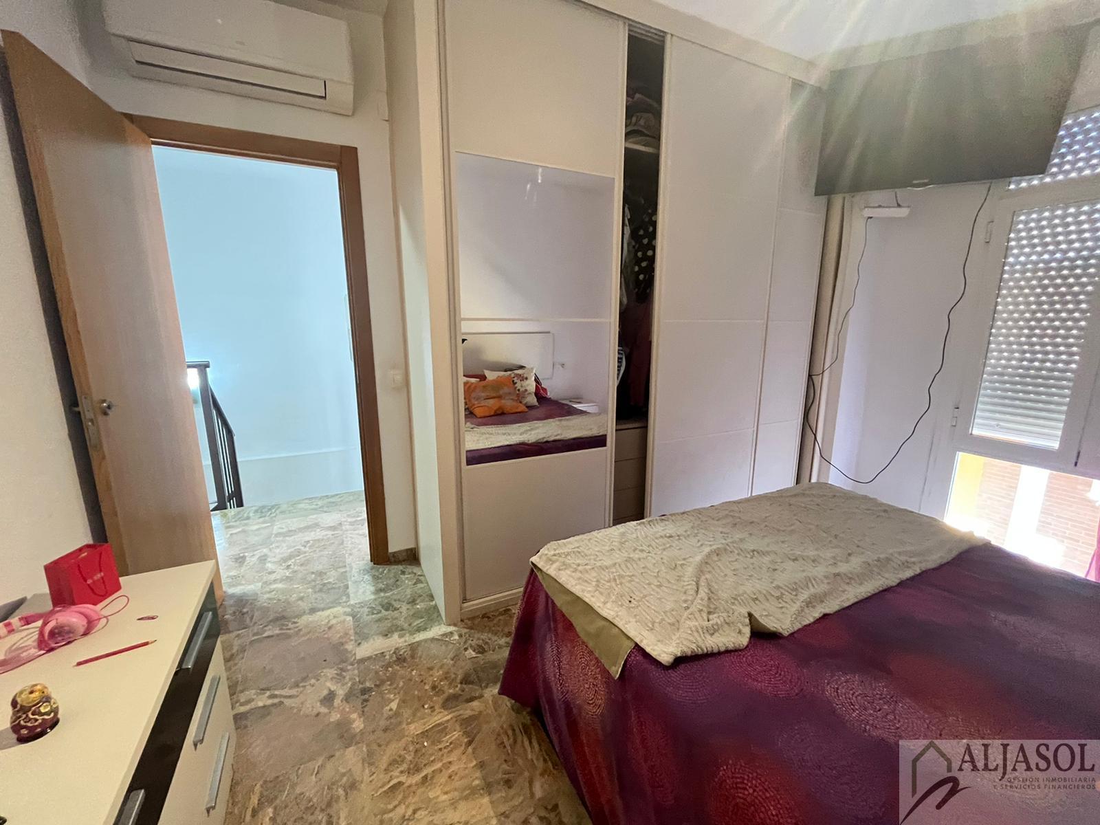 For sale of house in Gines