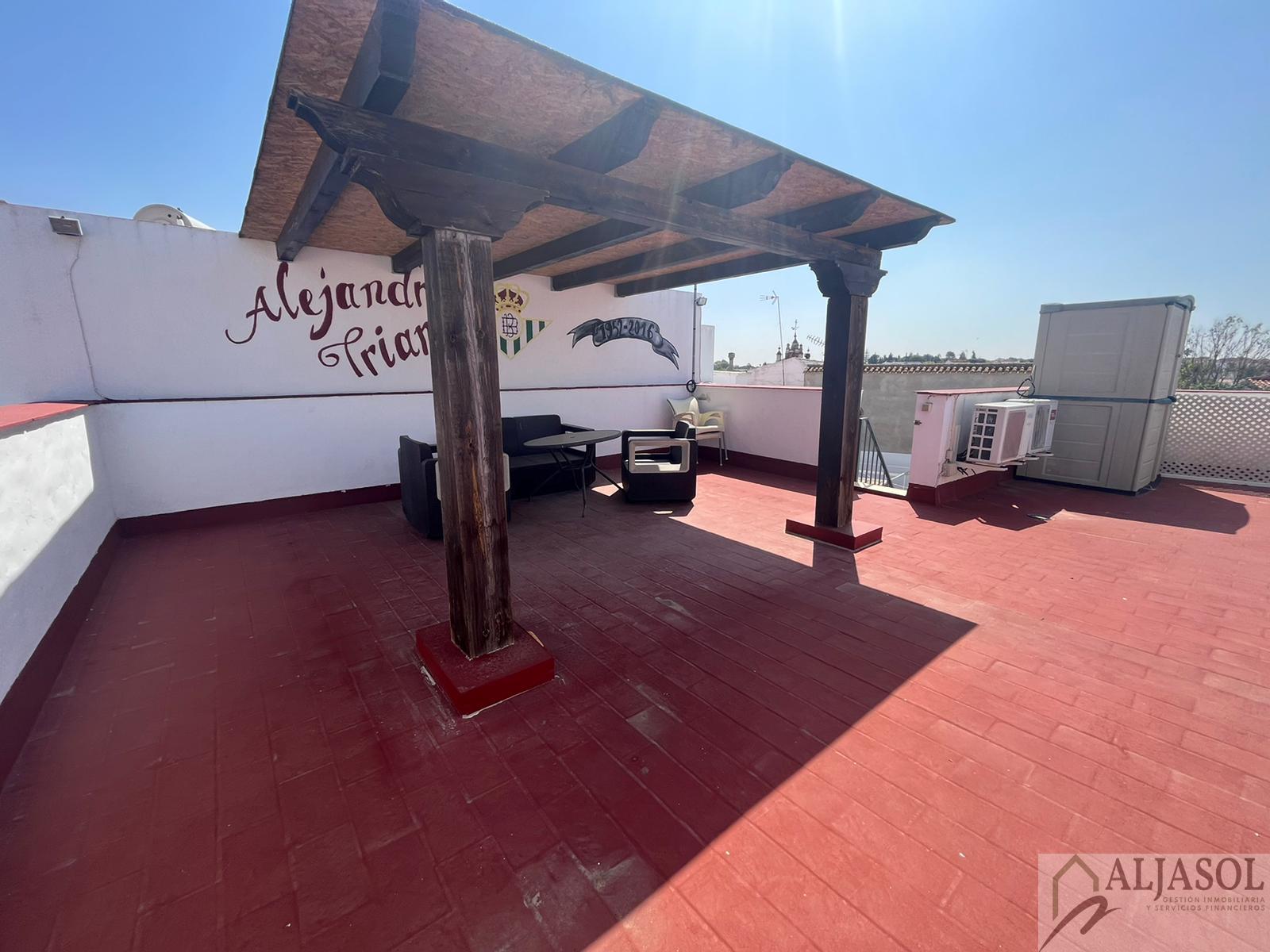 For sale of house in Gines