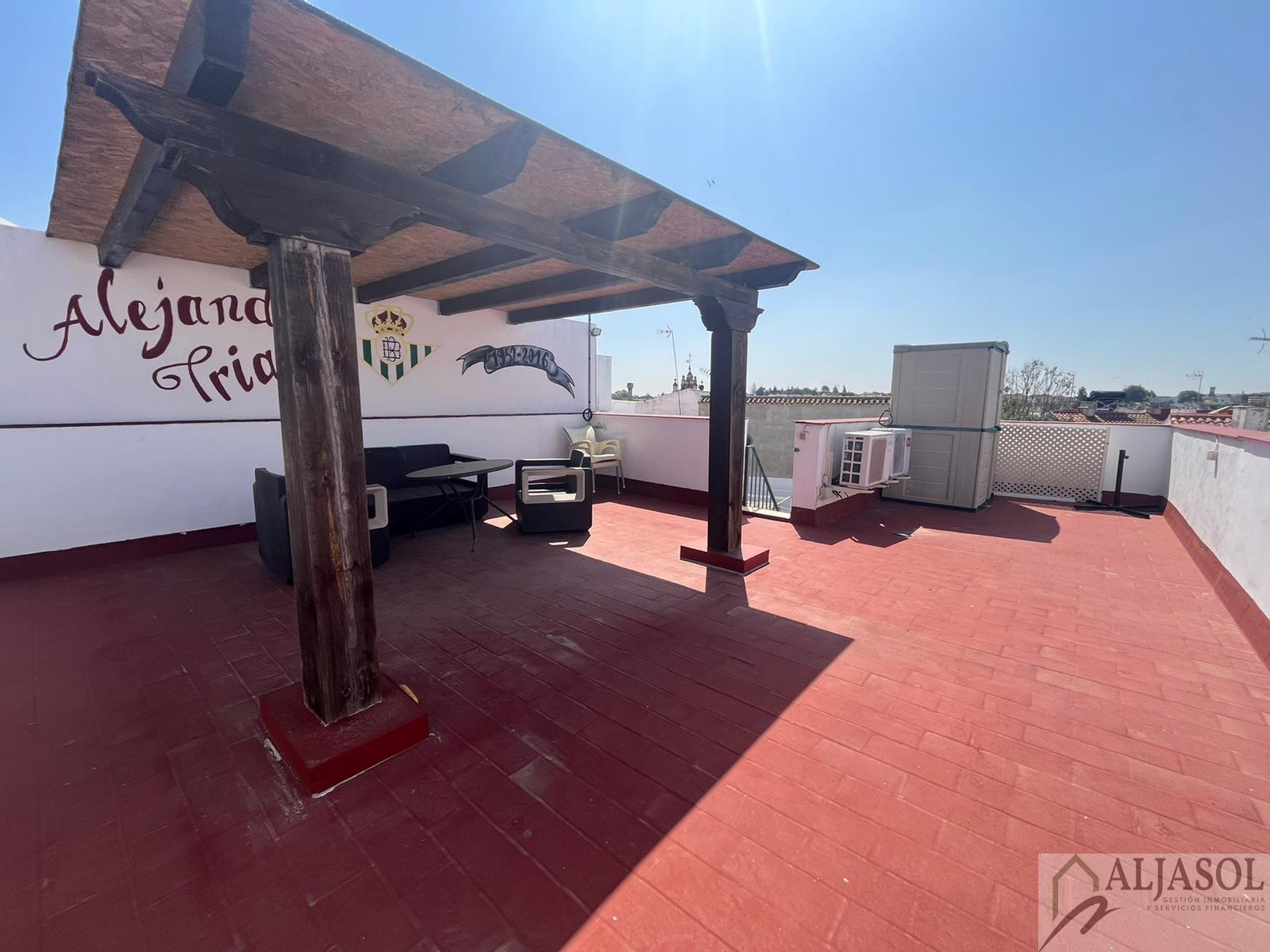 For sale of house in Gines