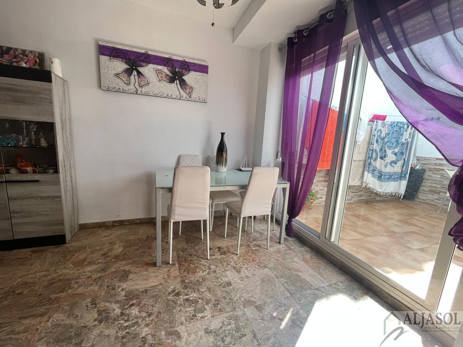 For sale of house in Gines