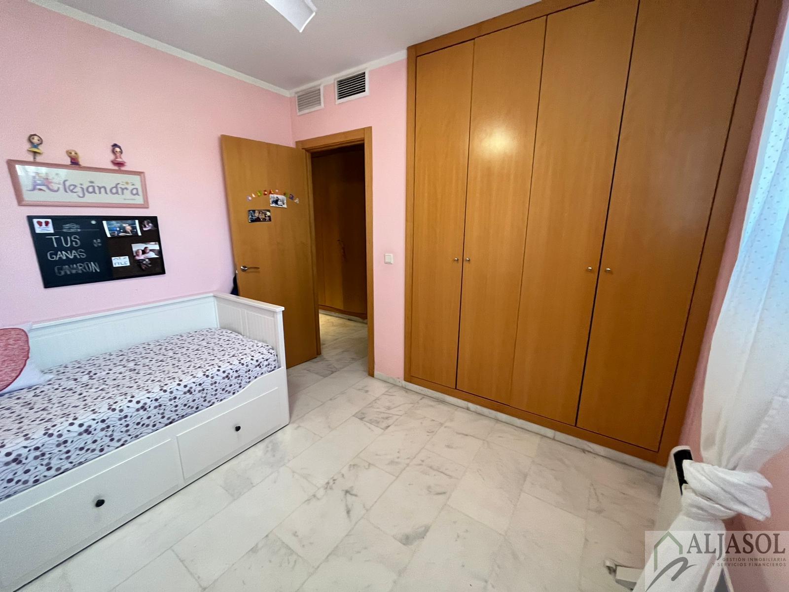 For sale of house in Bormujos