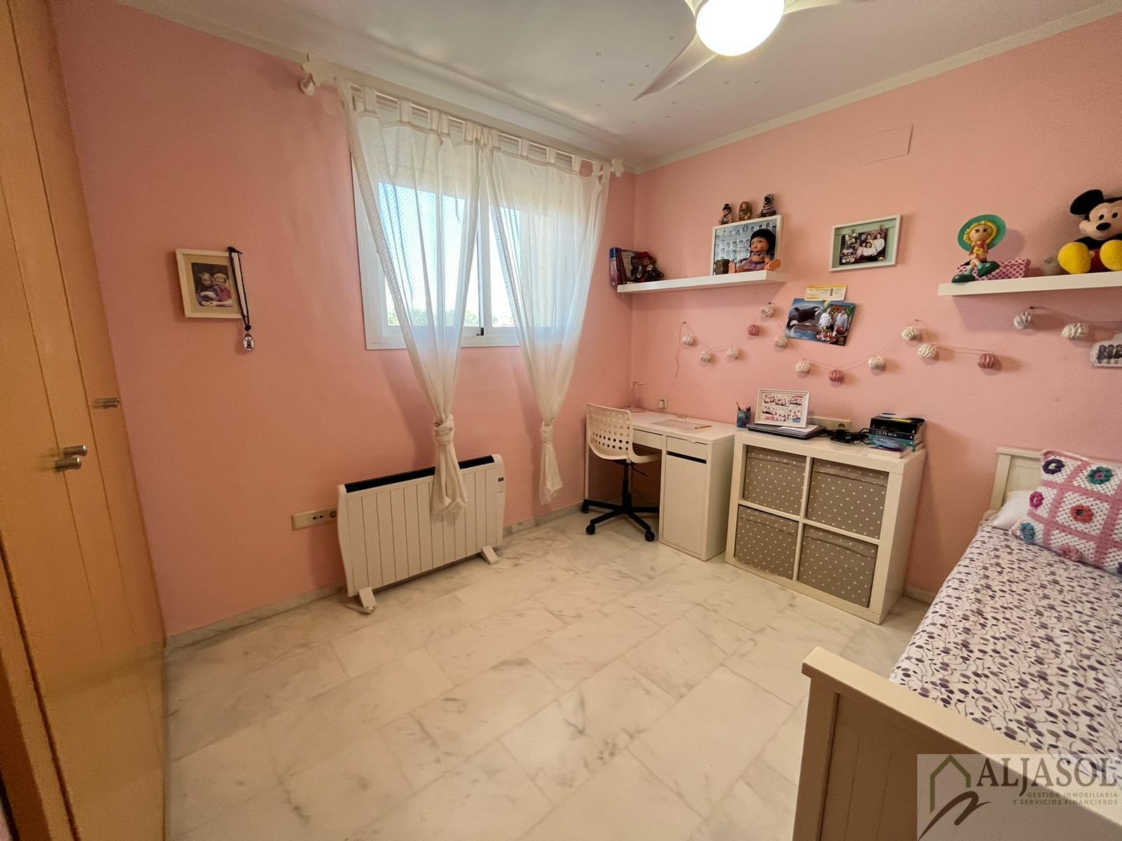 For sale of house in Bormujos