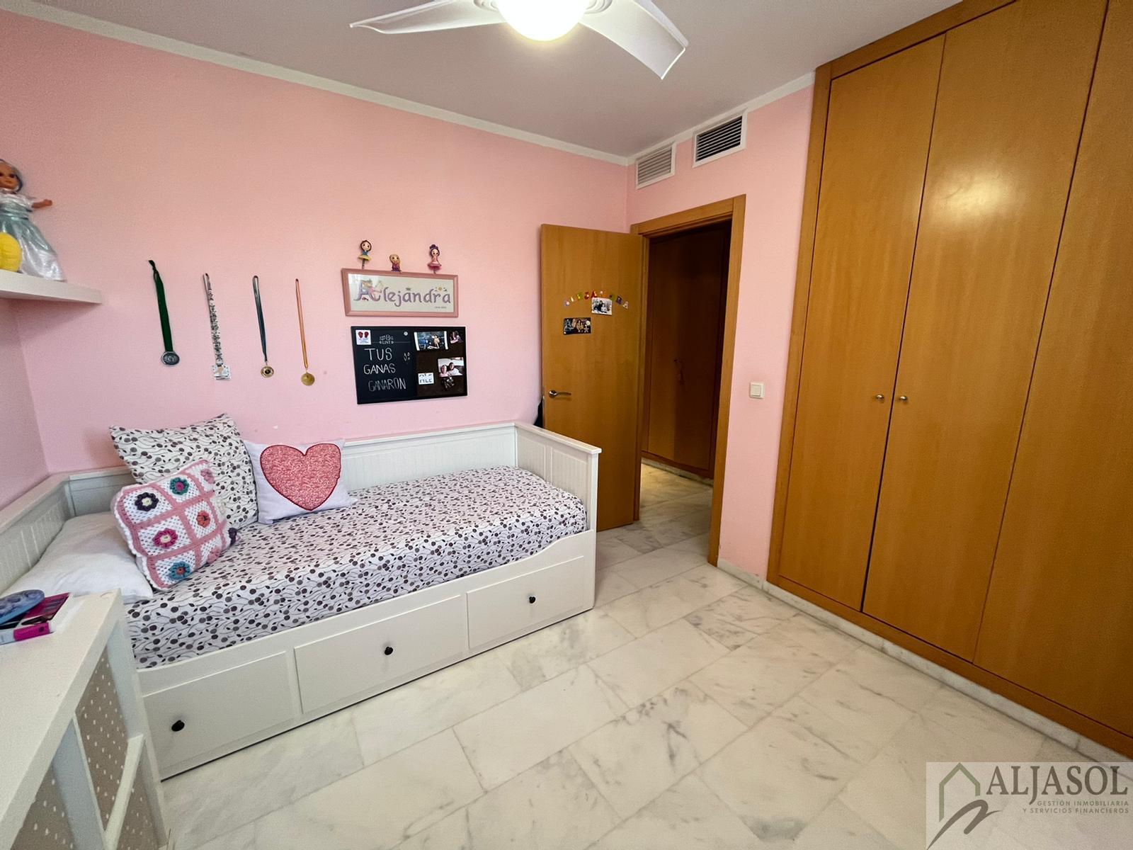 For sale of house in Bormujos