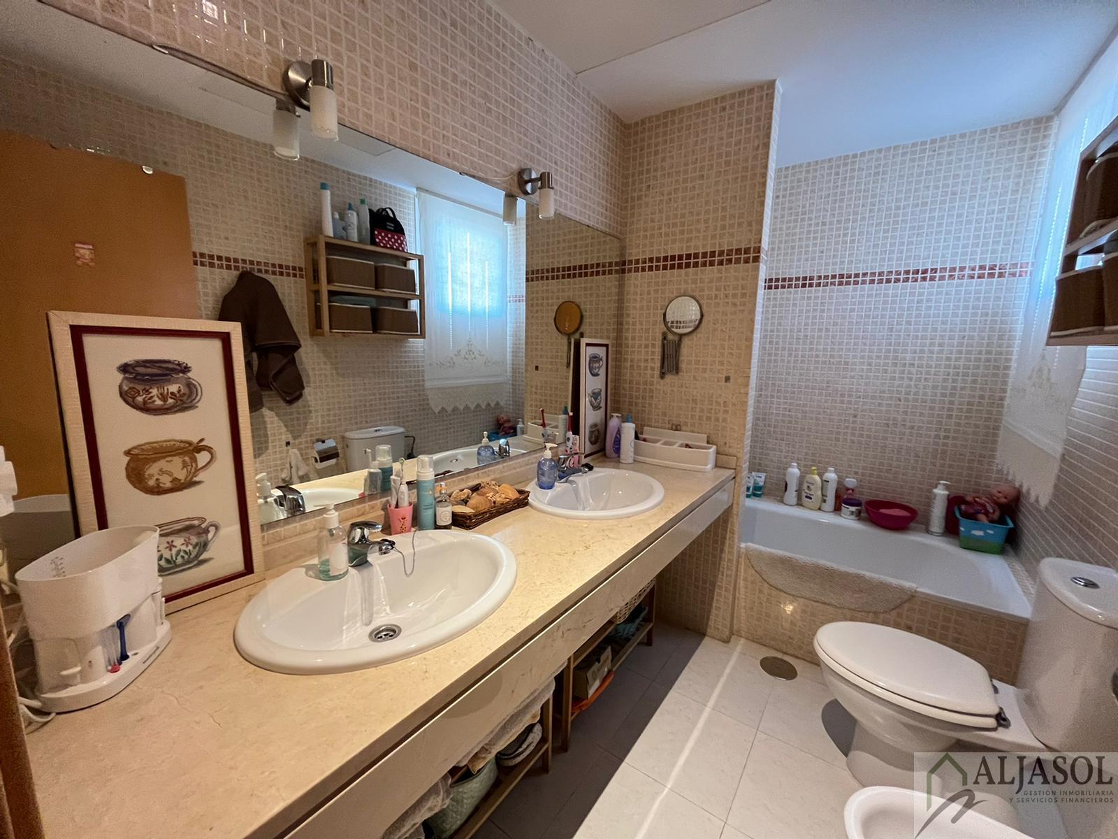 For sale of house in Bormujos
