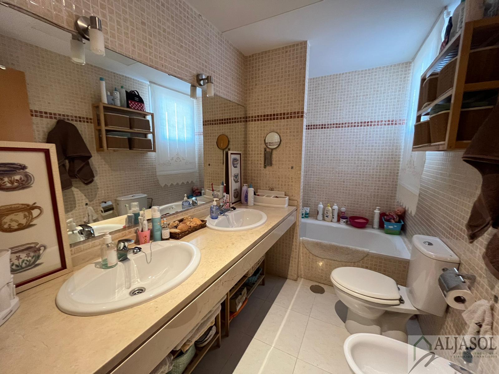 For sale of house in Bormujos