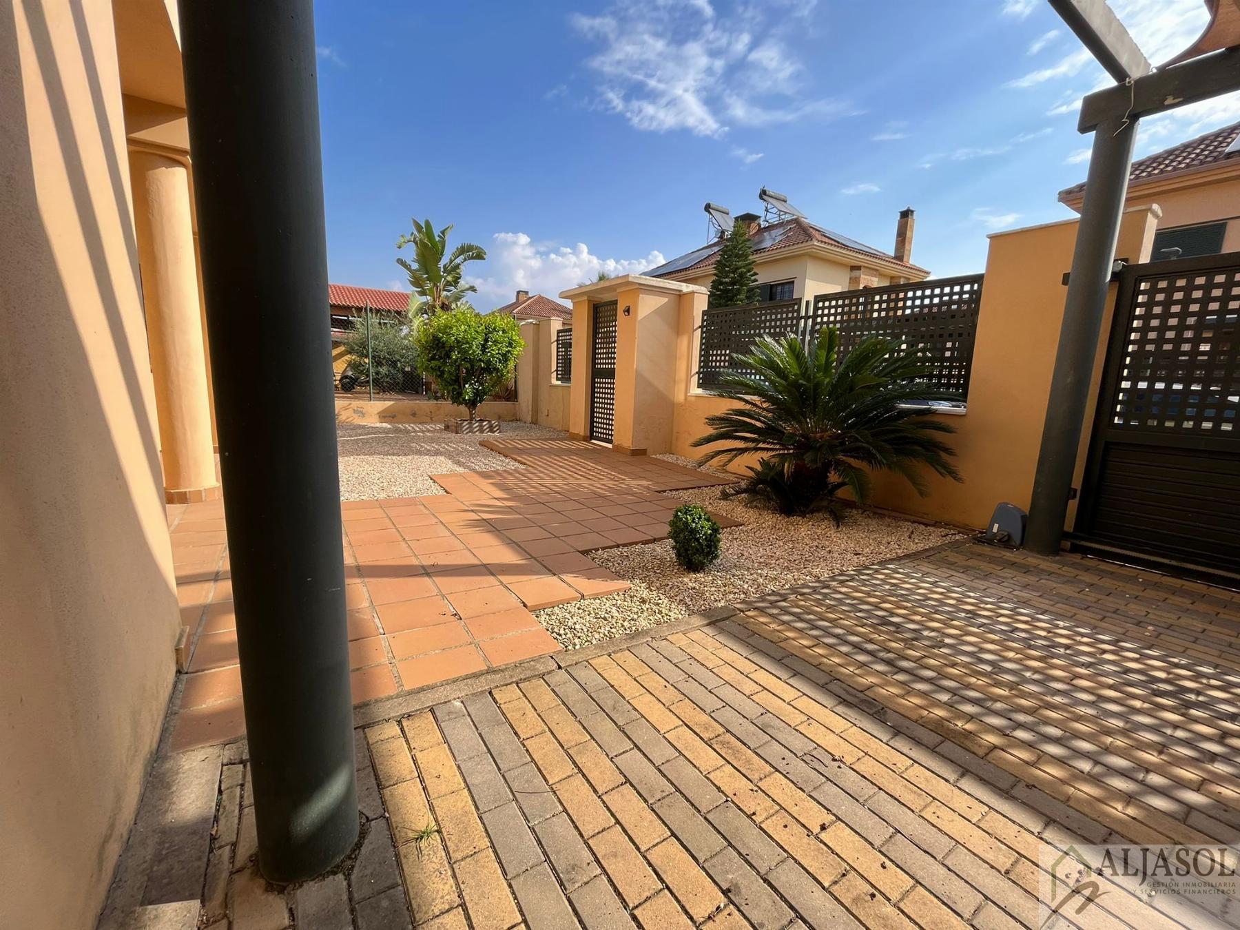 Venta de chalet en Palomares del Río