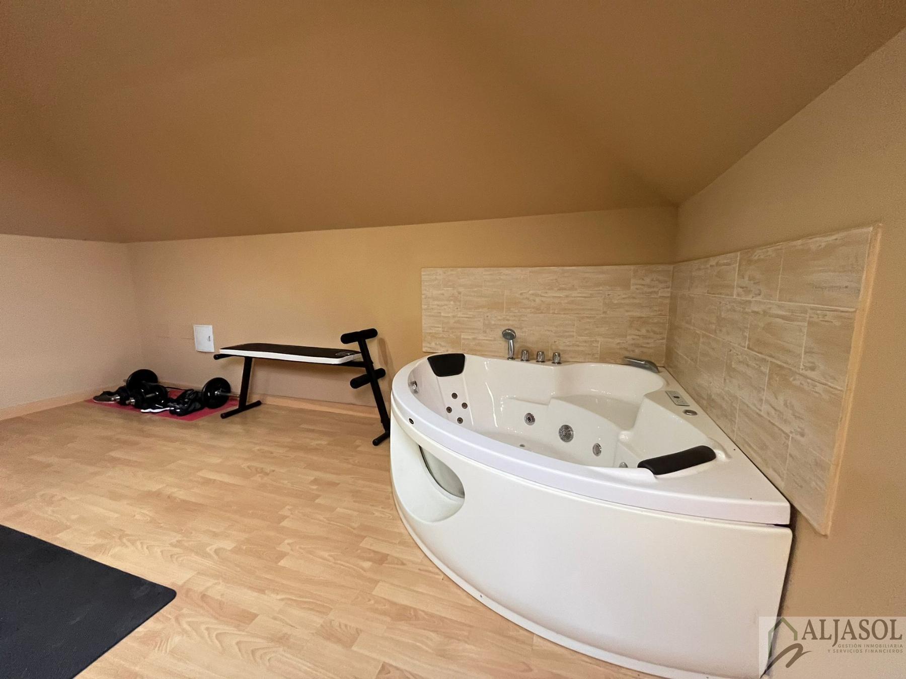 Venta de chalet en Palomares del Río