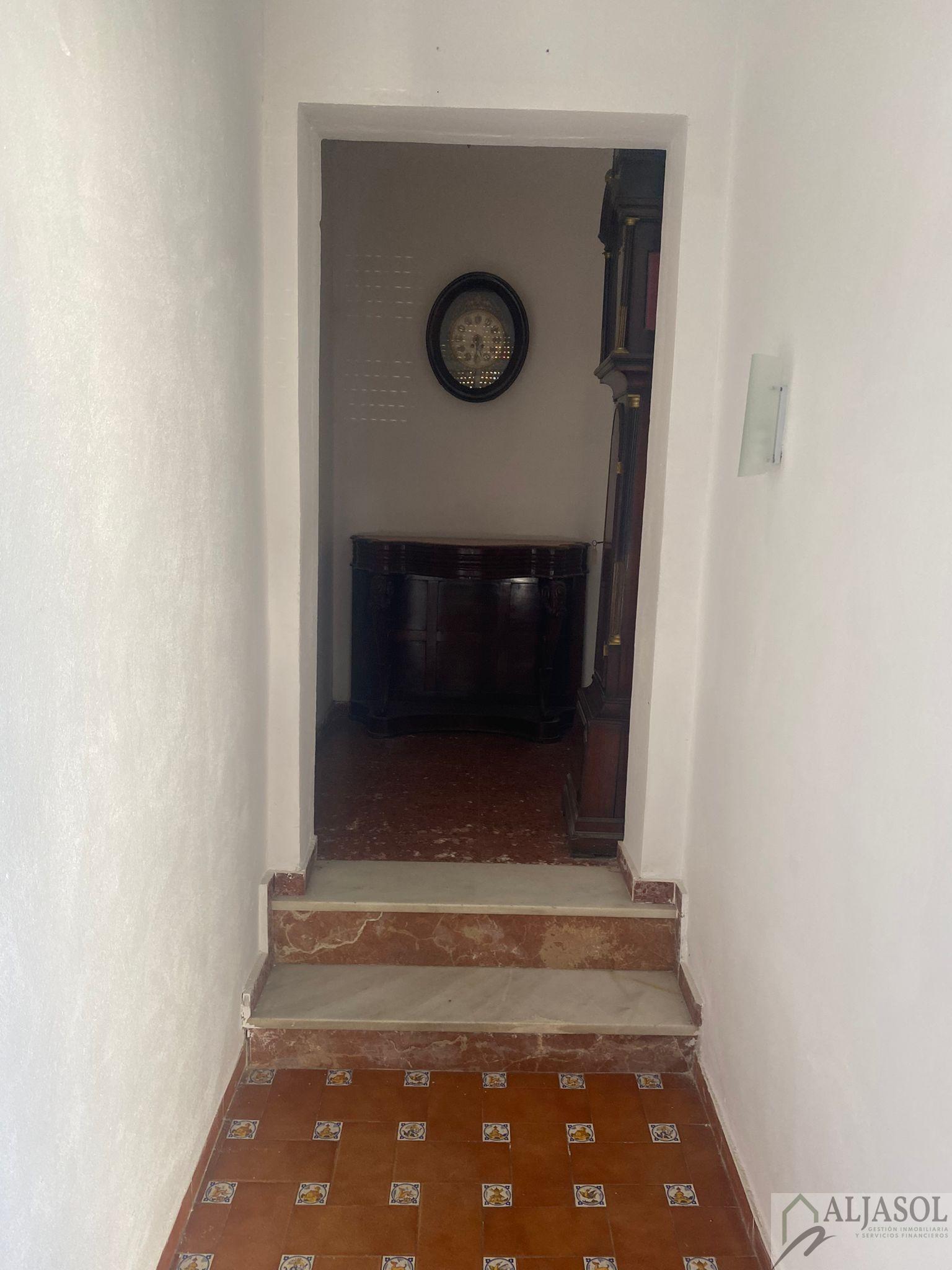 For sale of house in Villanueva del Ariscal