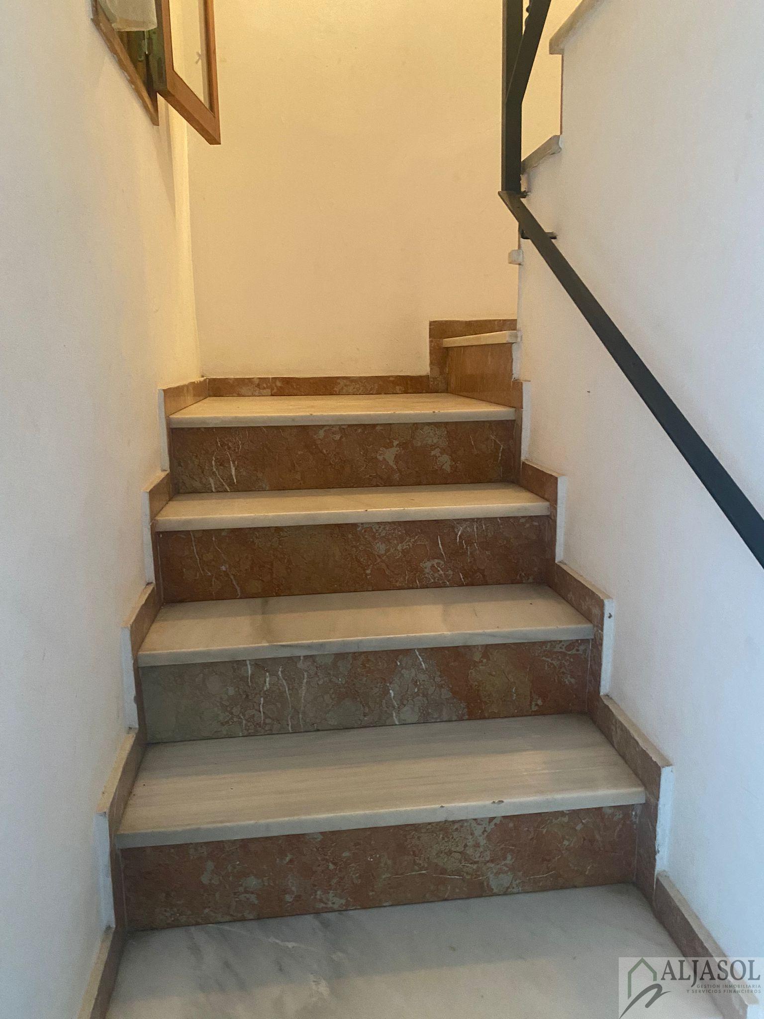 For sale of house in Villanueva del Ariscal