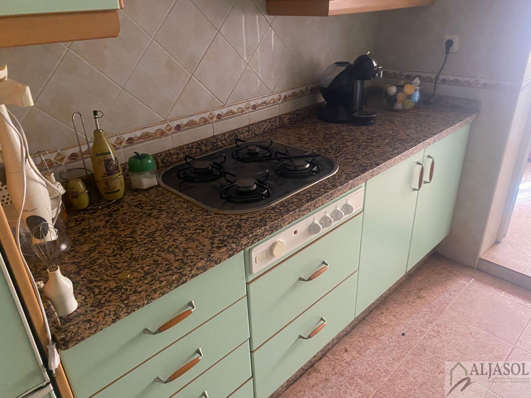 For sale of house in Villanueva del Ariscal