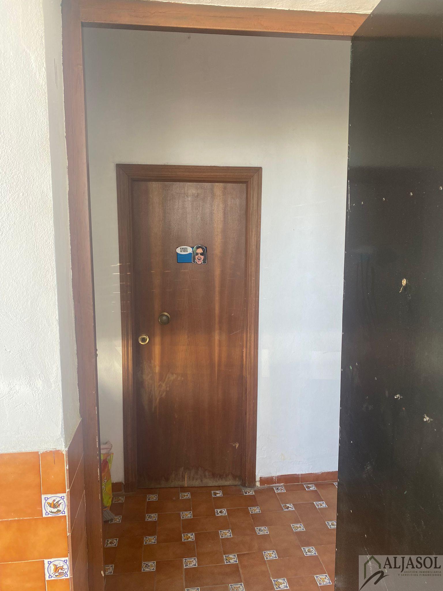 For sale of house in Villanueva del Ariscal