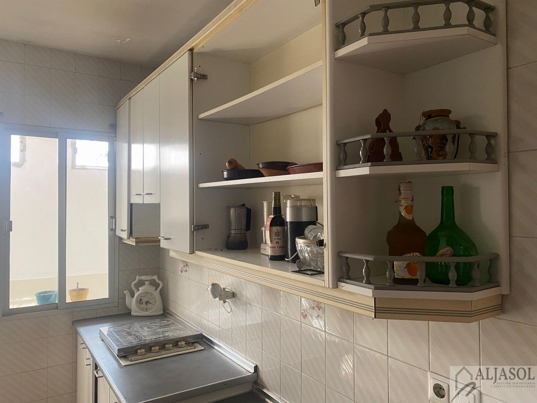 For sale of house in Villanueva del Ariscal