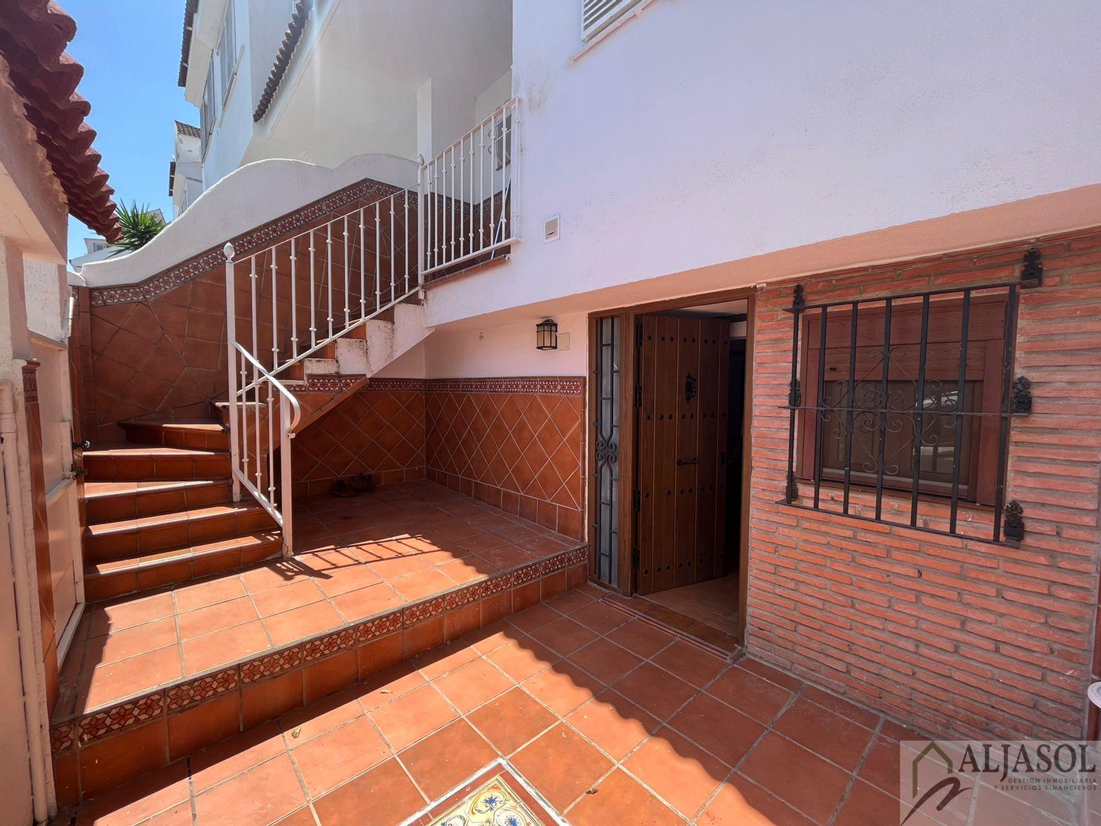For sale of house in Mairena del Aljarafe