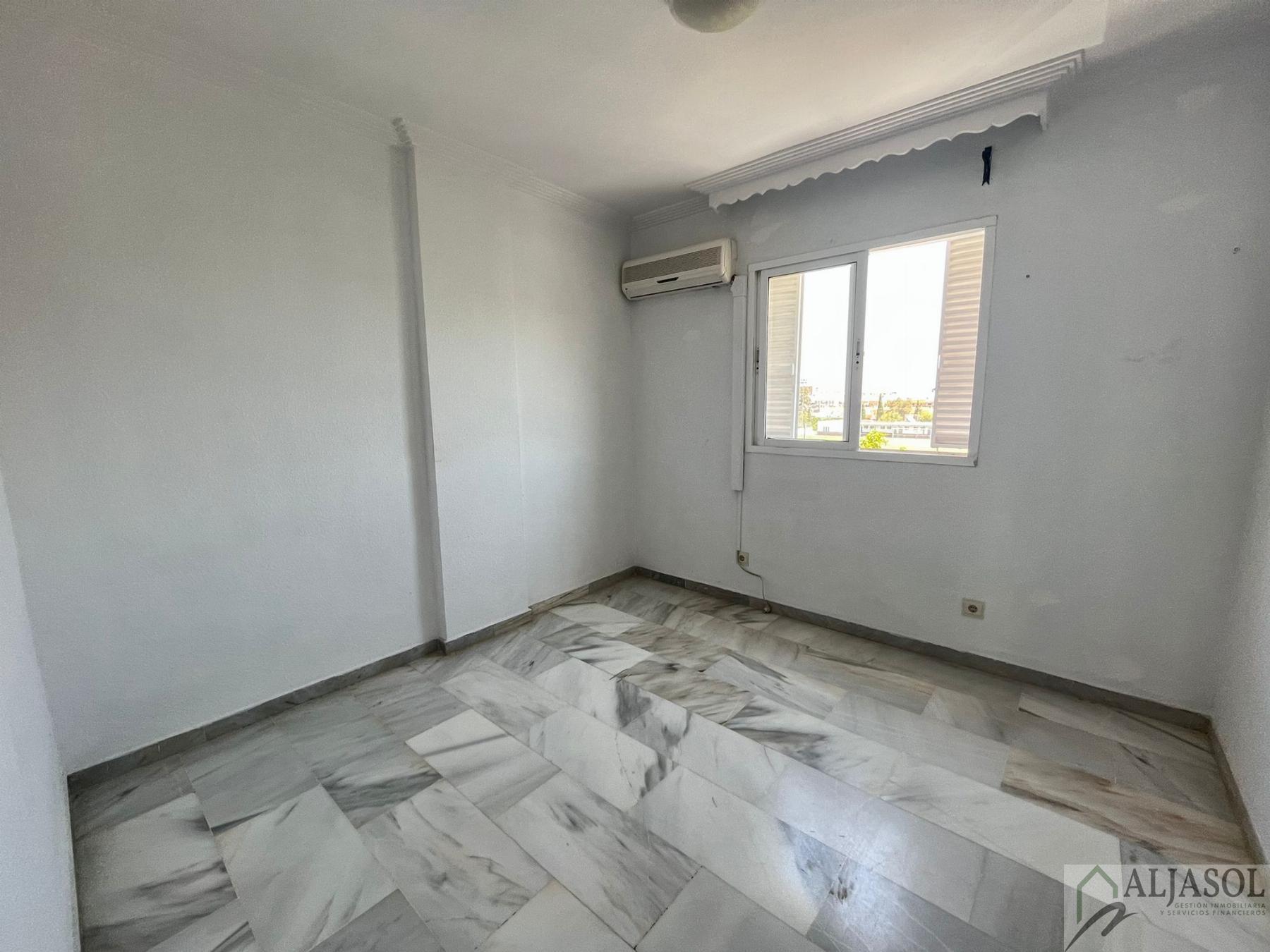 For sale of house in Mairena del Aljarafe
