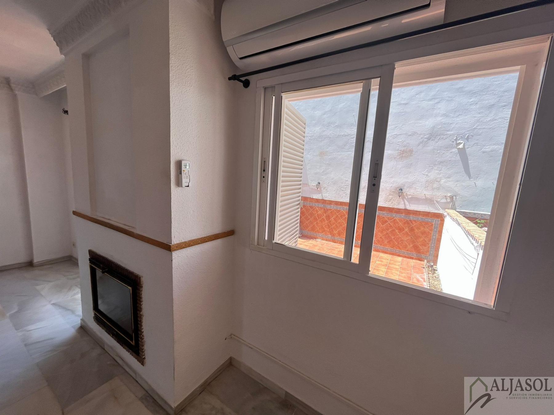 For sale of house in Mairena del Aljarafe