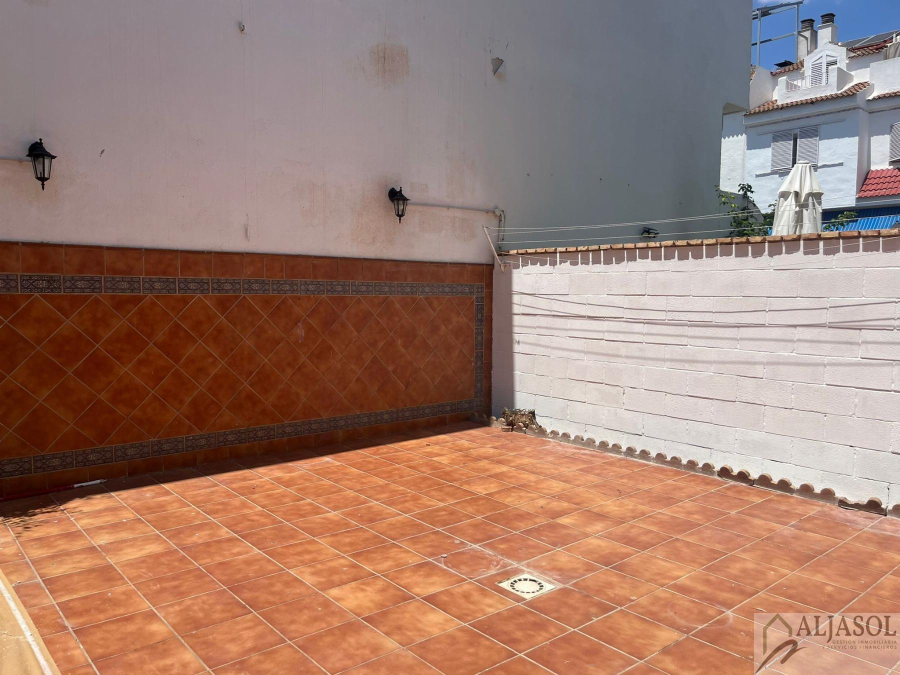 For sale of house in Mairena del Aljarafe