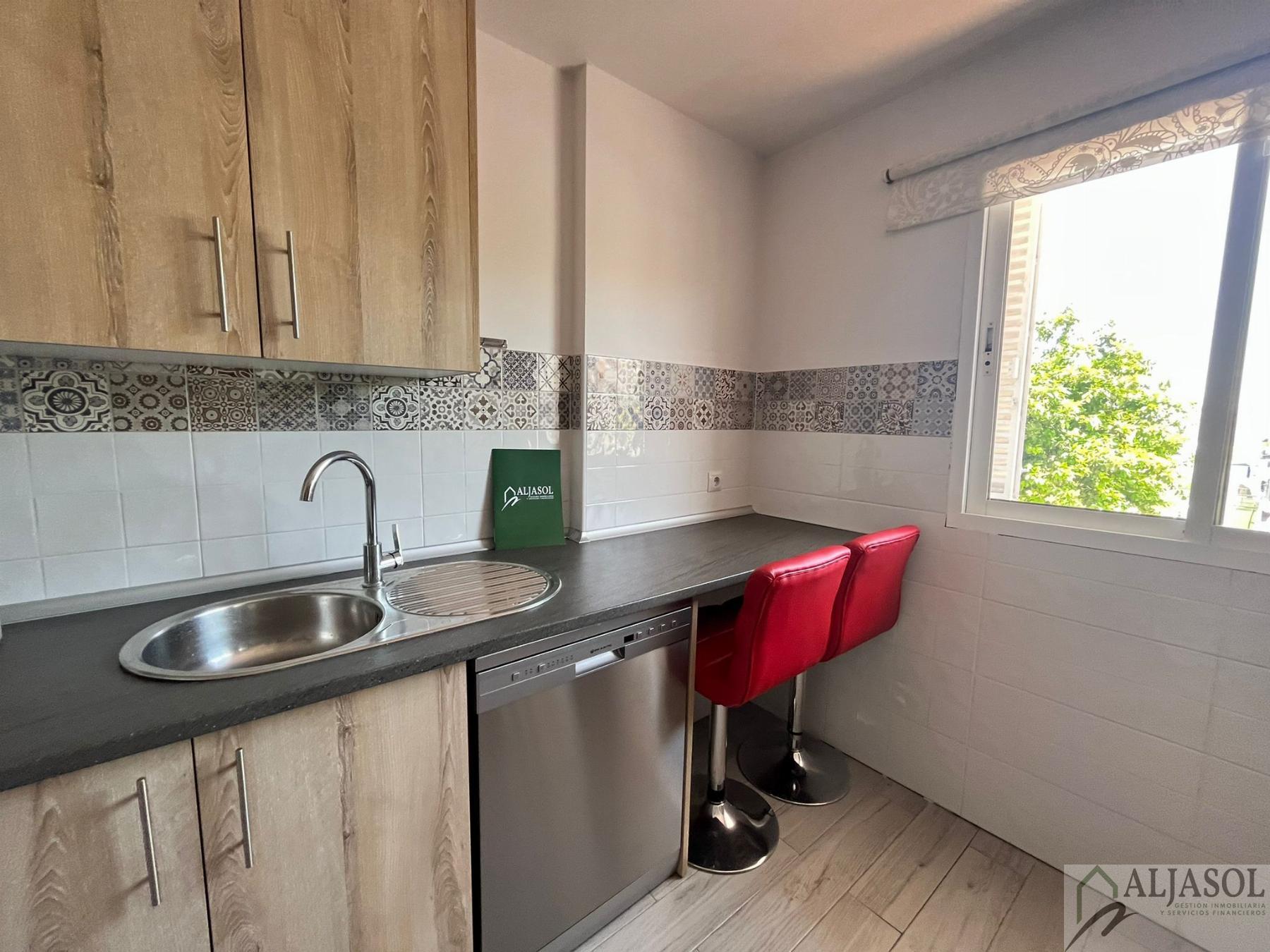For sale of house in Mairena del Aljarafe