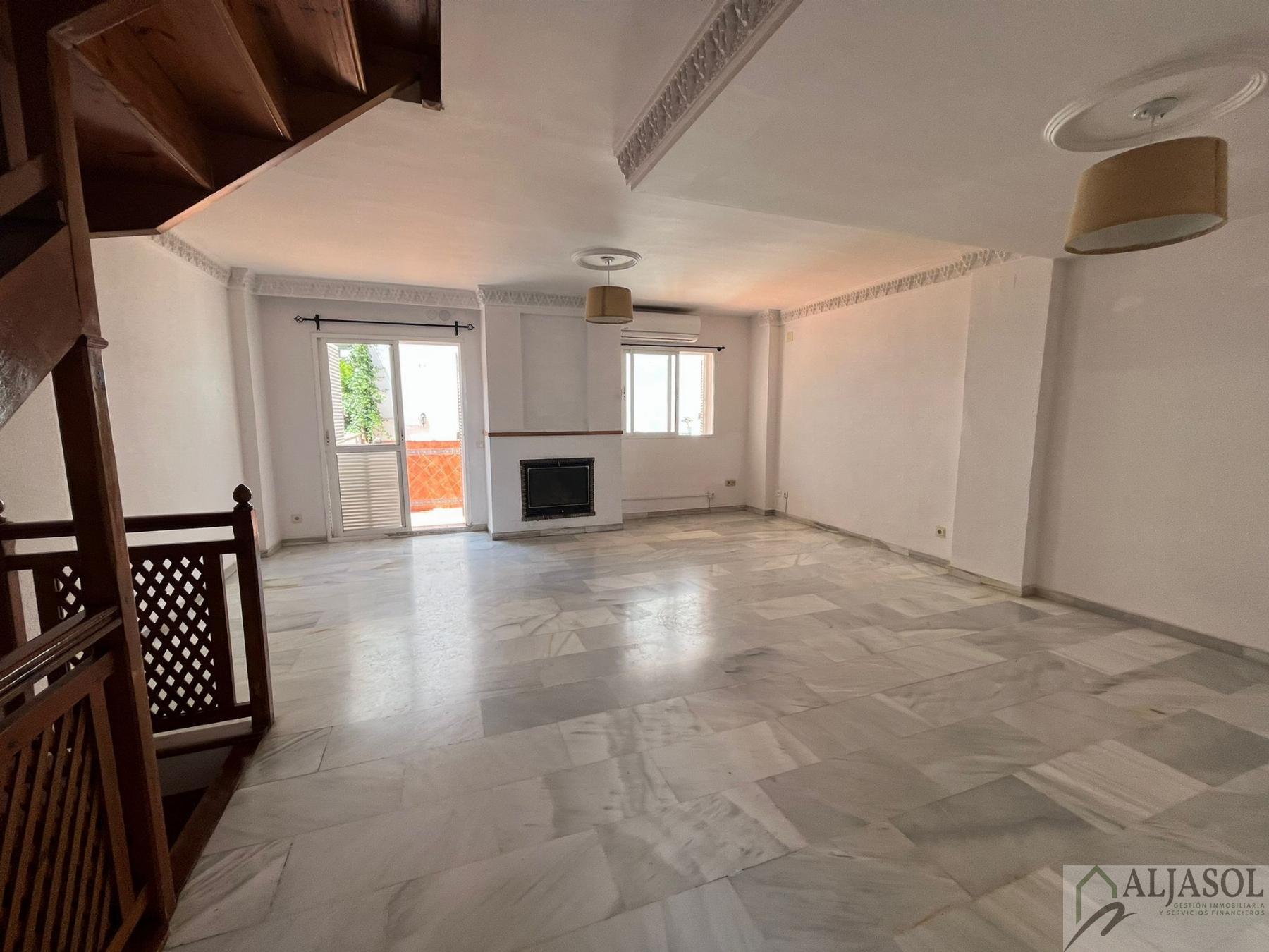 For sale of house in Mairena del Aljarafe