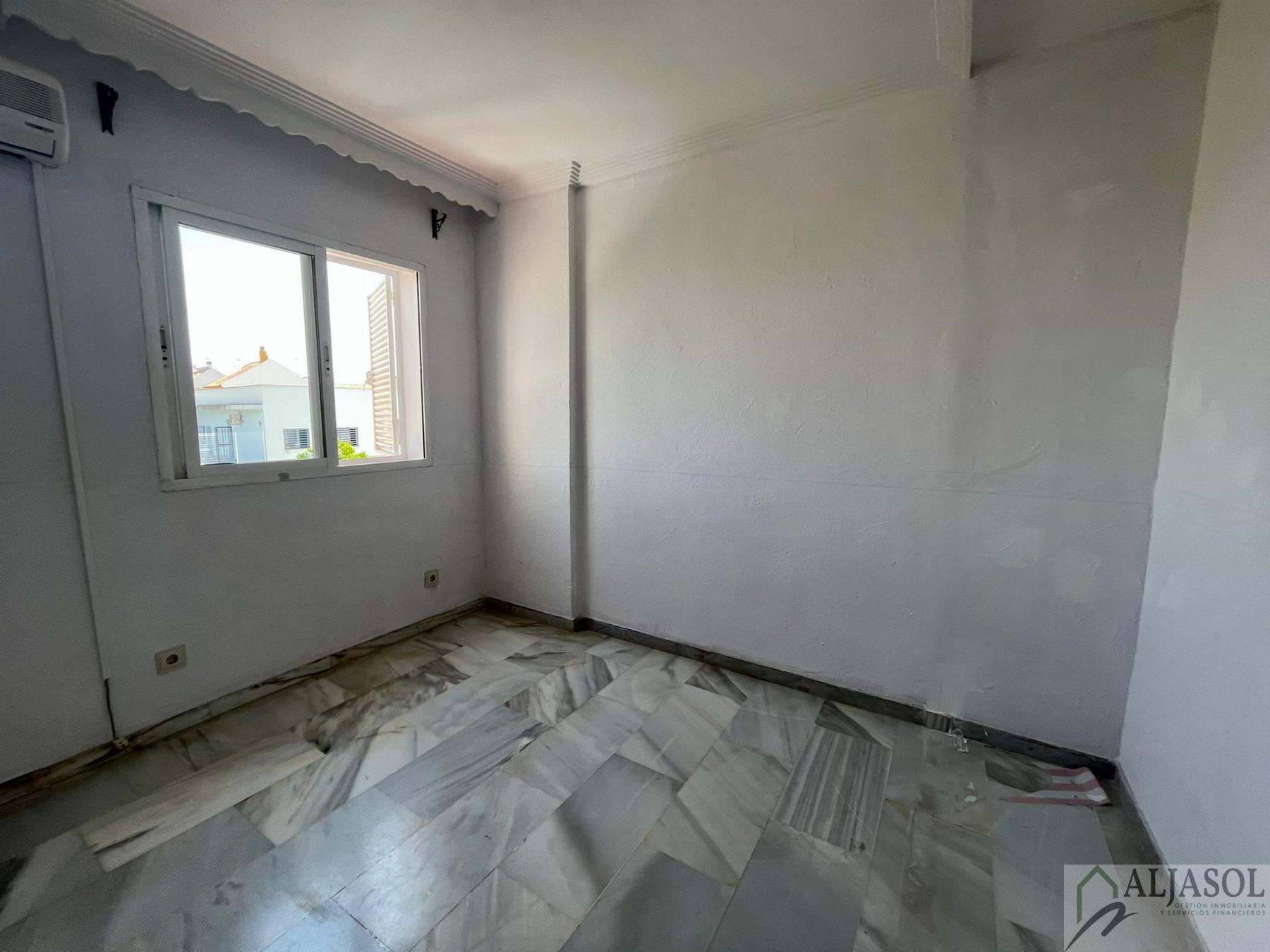 For sale of house in Mairena del Aljarafe