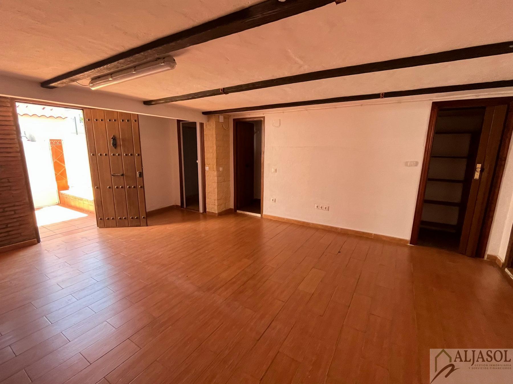 For sale of house in Mairena del Aljarafe