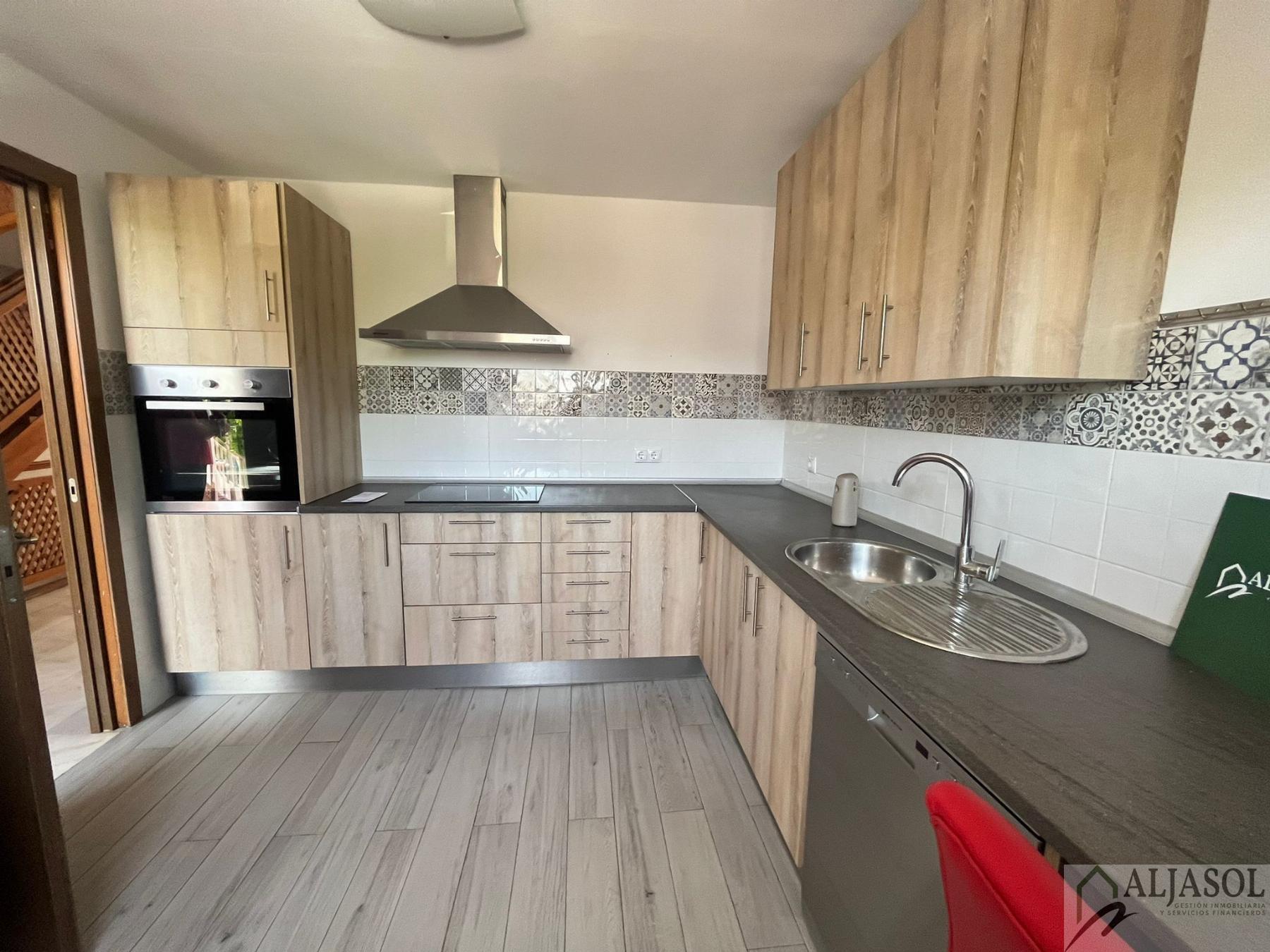 For sale of house in Mairena del Aljarafe