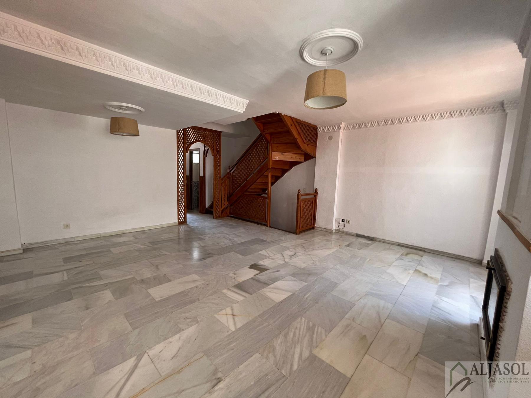 For sale of house in Mairena del Aljarafe