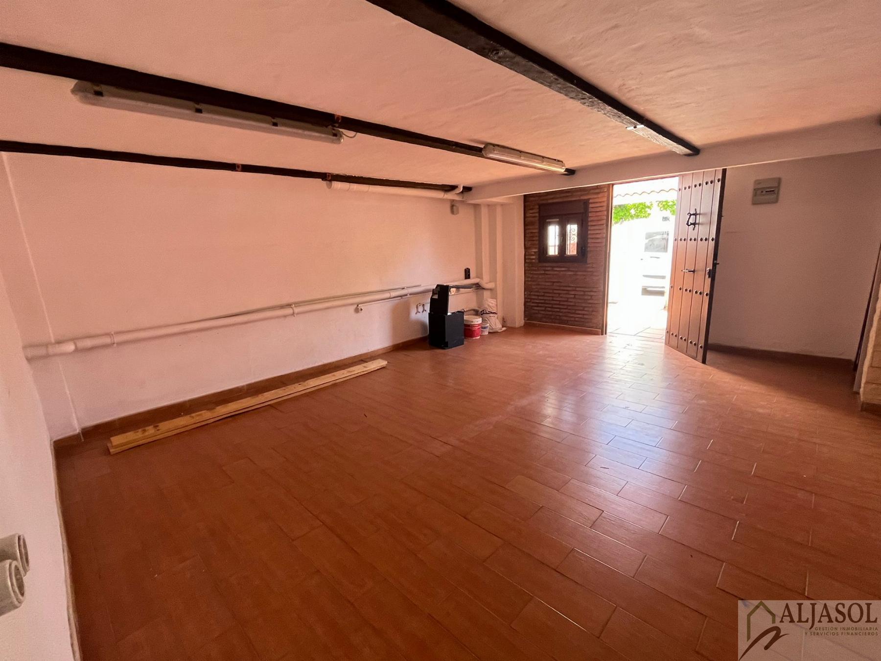 For sale of house in Mairena del Aljarafe