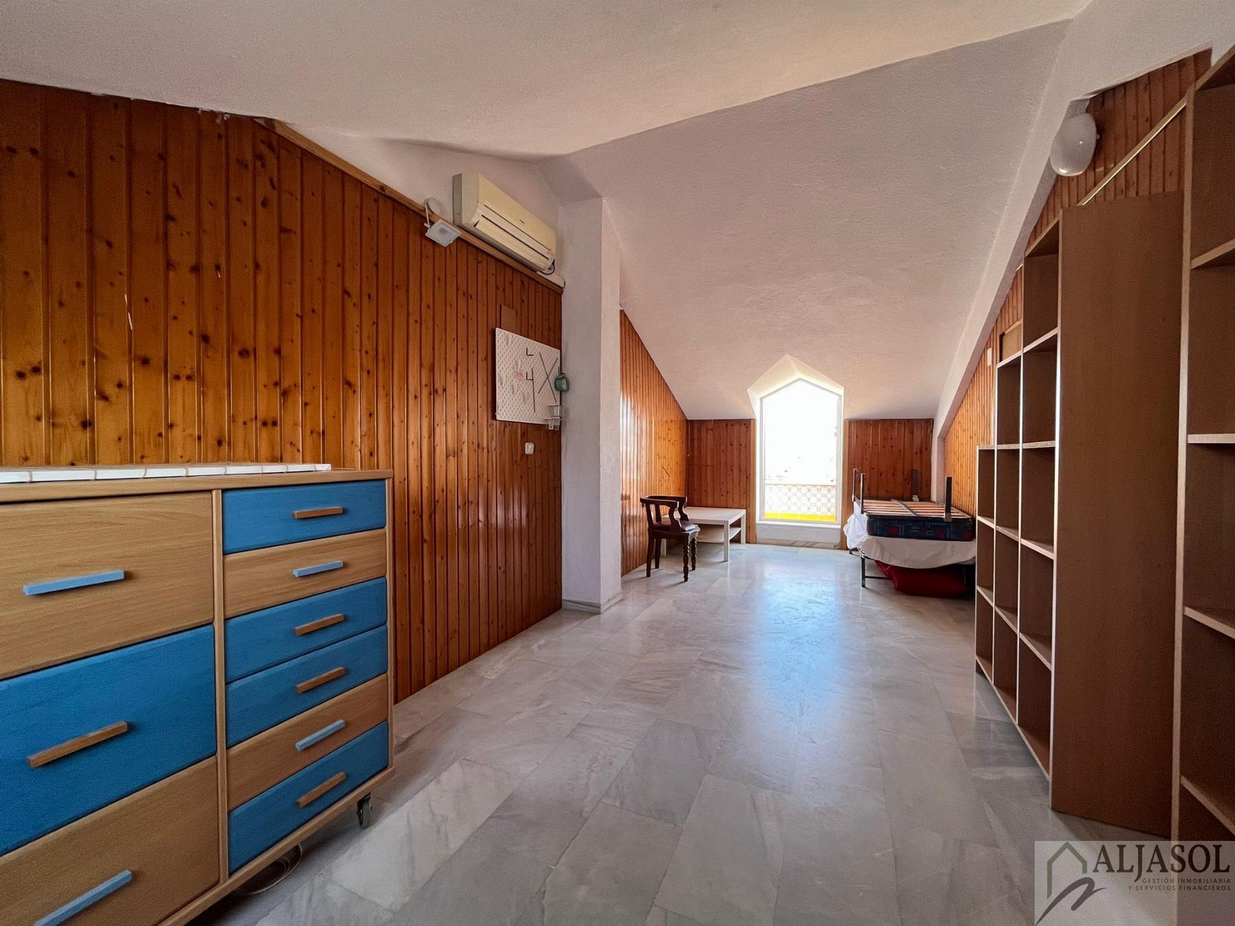 For sale of house in Mairena del Aljarafe