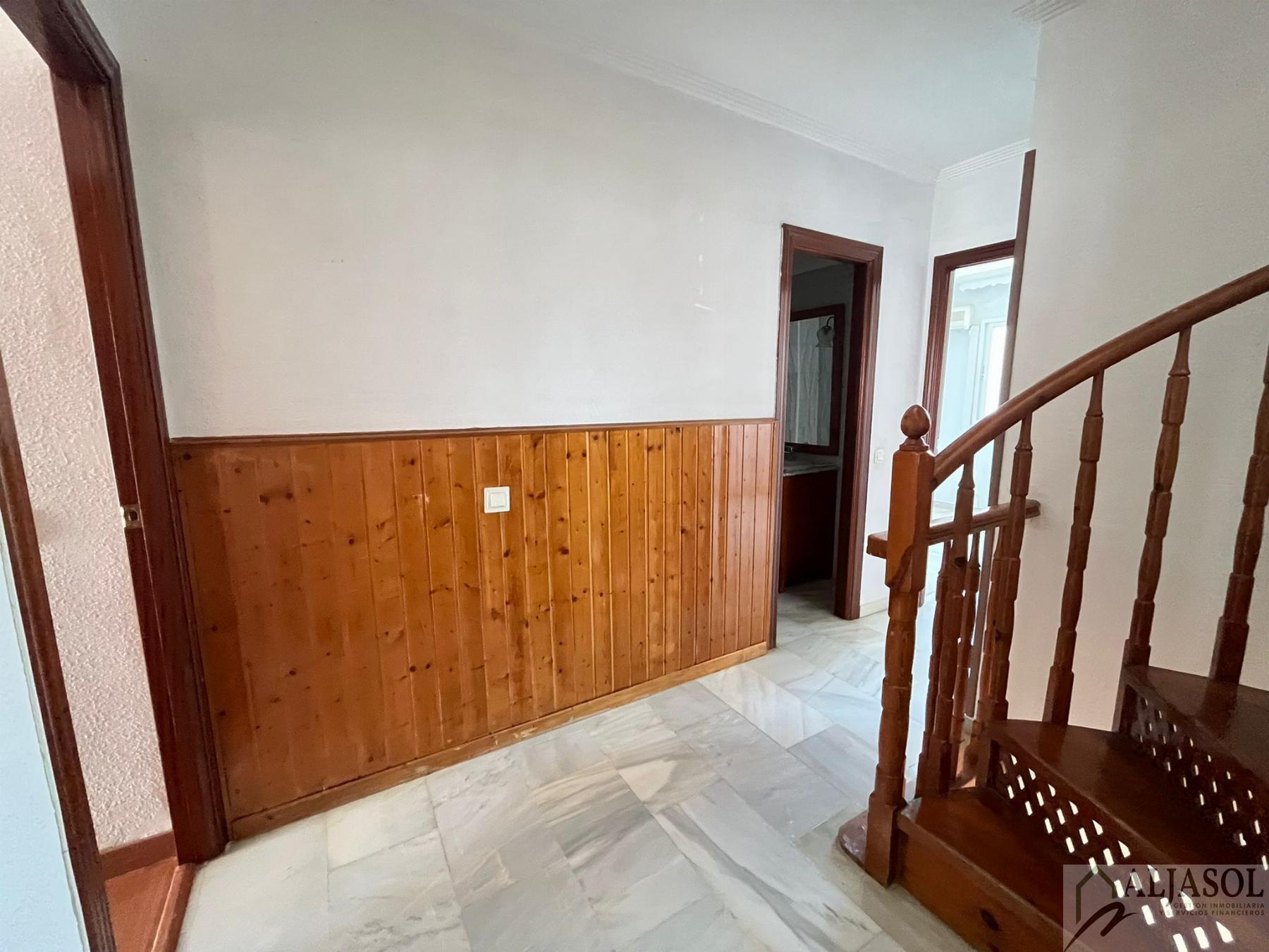 For sale of house in Mairena del Aljarafe